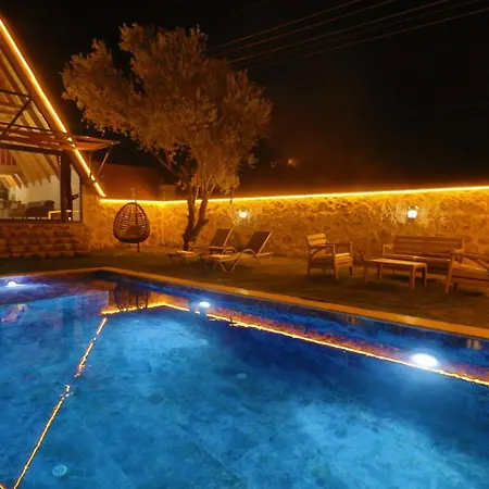 Askhane Hotel 4*